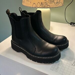 Sincerely Jules women’s size 7 Hippie Chelsea Boots